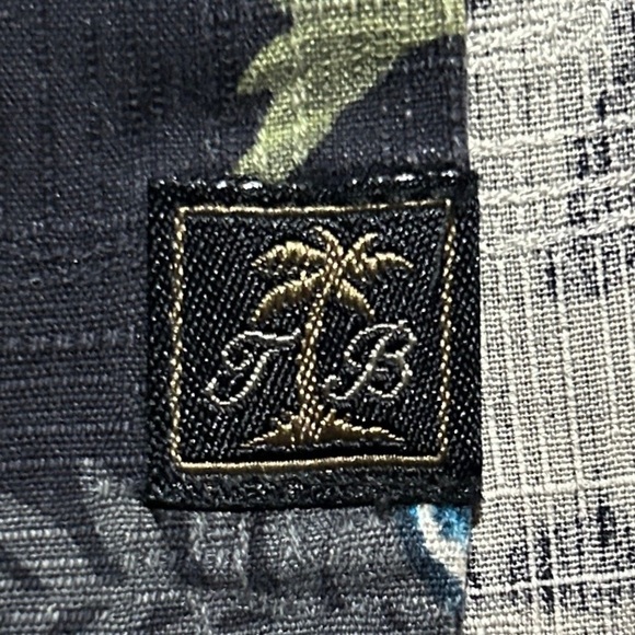 2014 TOMMY BAHAMA Seasons Greetings Silk Shirt sz M Tree Bird Ornament Christmas - Picture 7 of 12